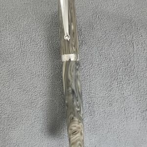 Elegant Marble Swirl Fountain Pen